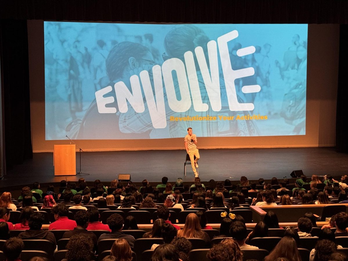 Over 300 AUHSD Leadership students at the Envolve training